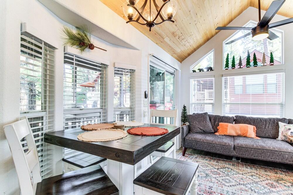 Pet-friendly Show Low Cabin w/ Trail Access!