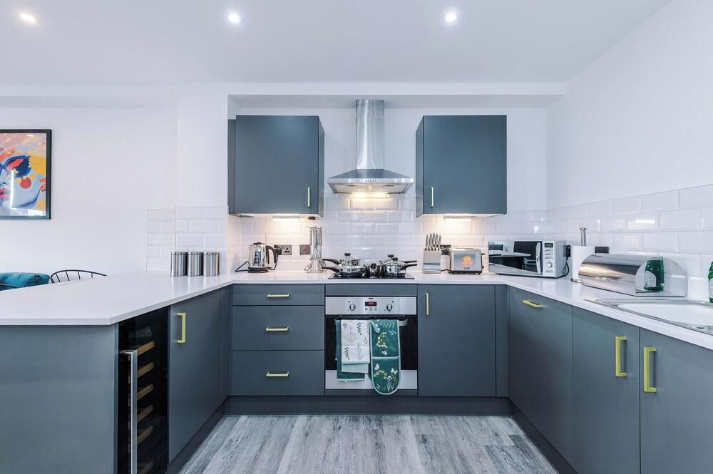 Charles House by Guestz