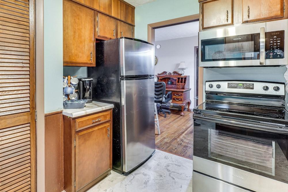 UT Game Day & Campus Visits! Knoxville Ranch Home