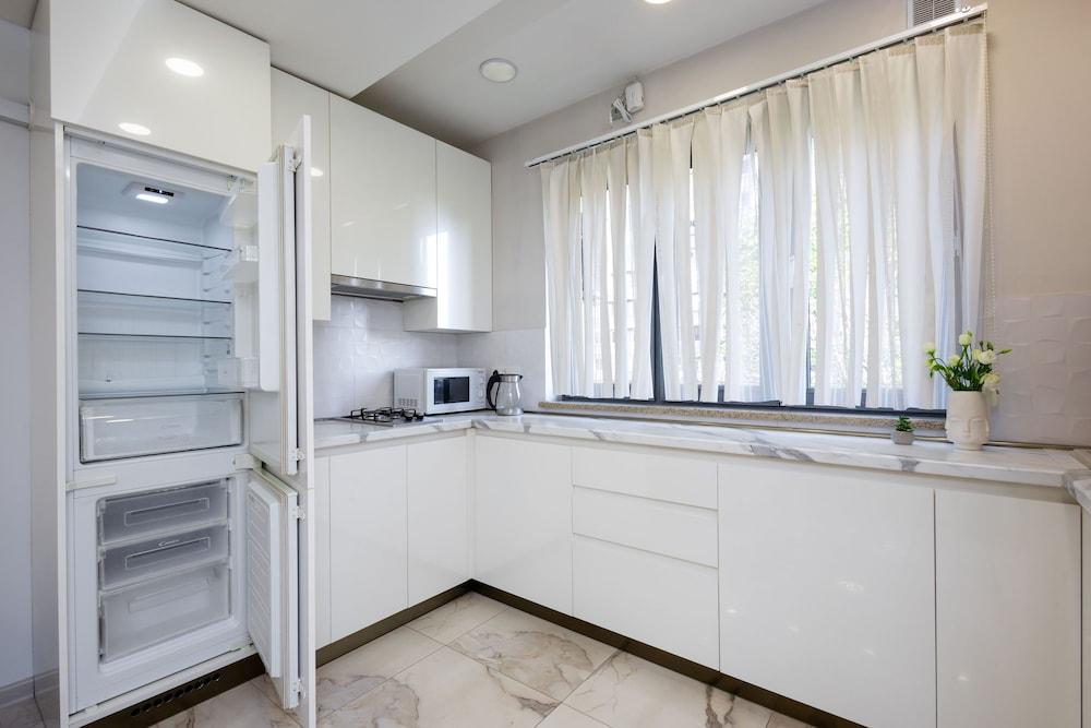 Apartment by Luxe Group XO444