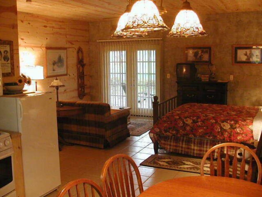 Poncho's and Lefty's Hideout