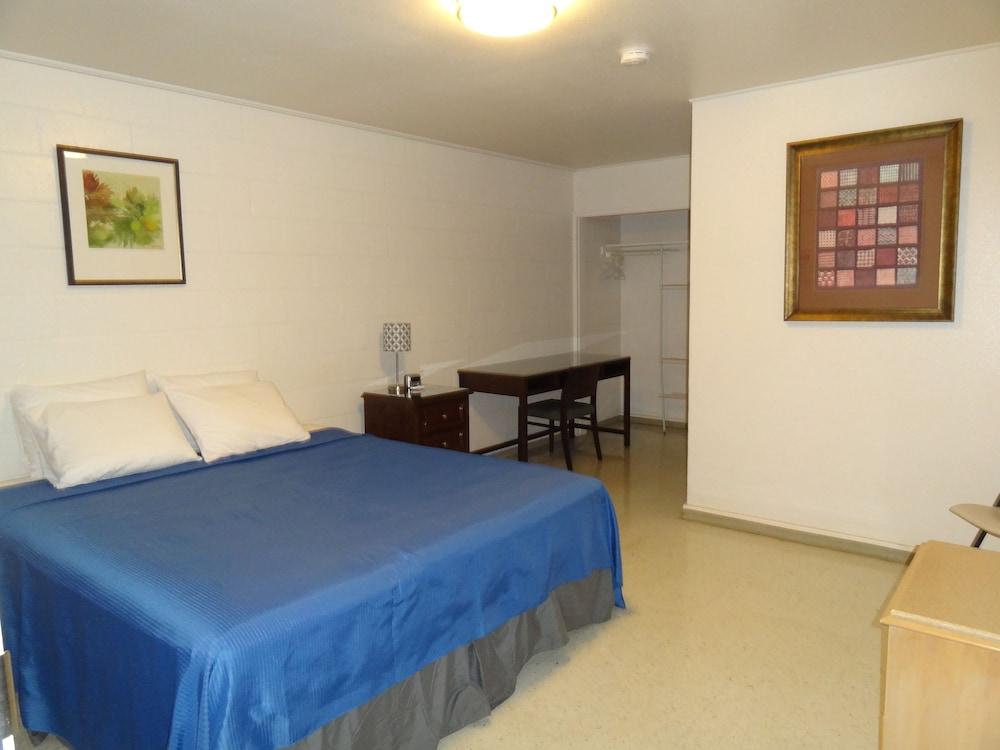 Tip Top Motel Cafe & Bakery