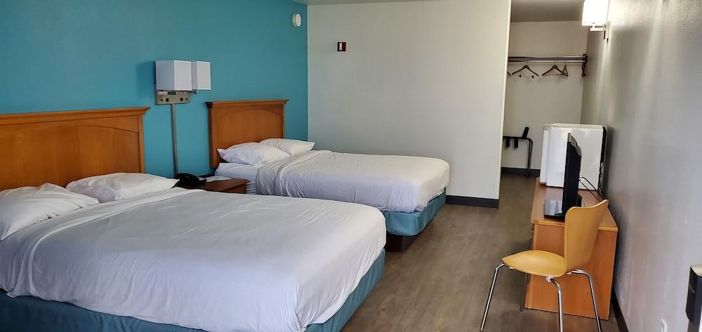 Motel 6 Baker City, OR