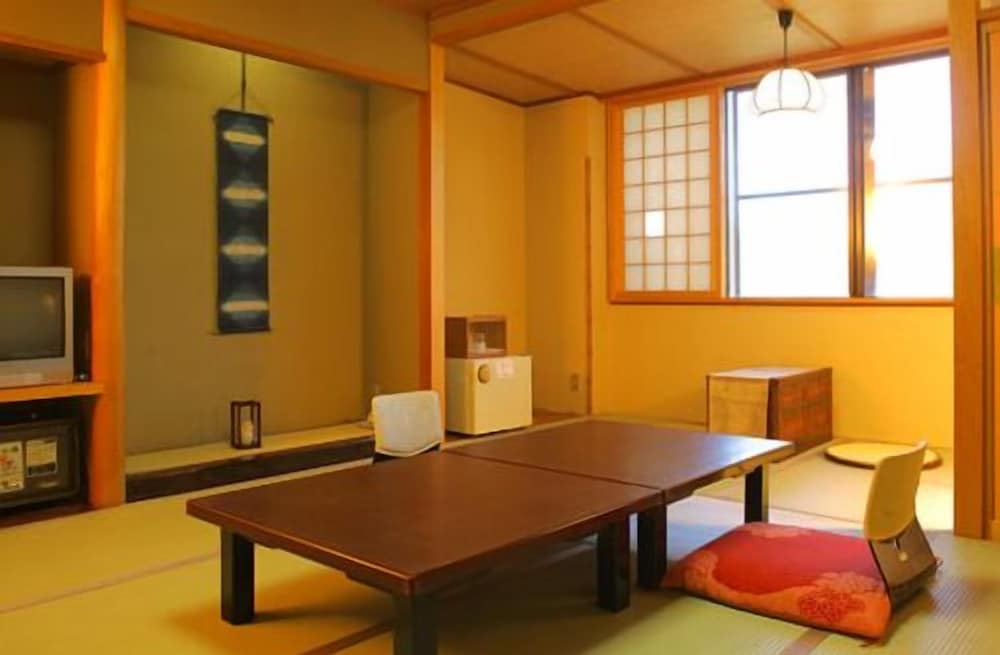Yamashiro Onsen Ryokan Tatami