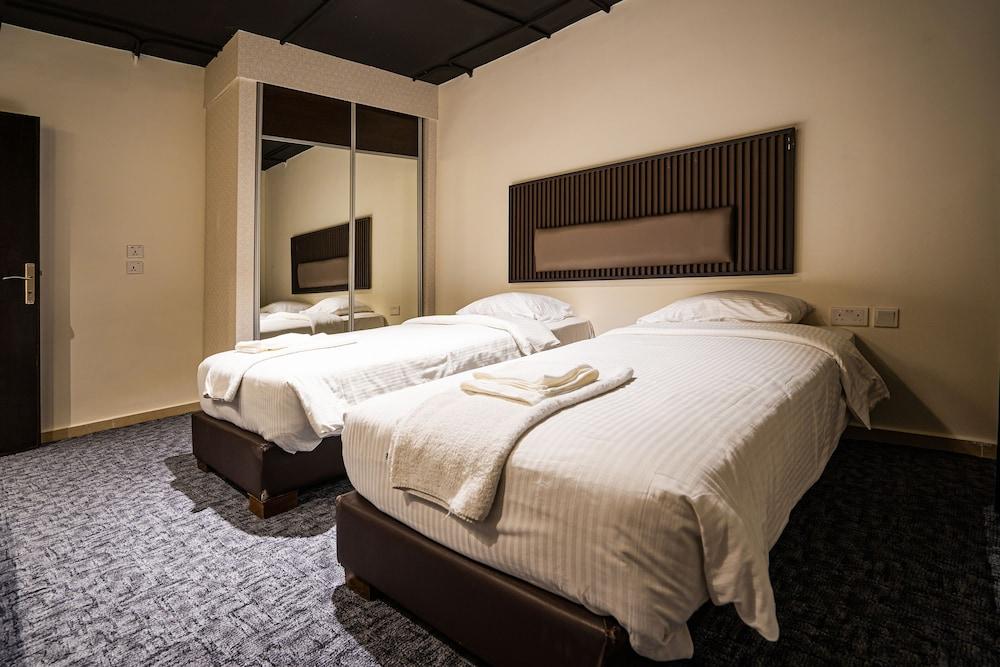 Diamond Hotel Suites