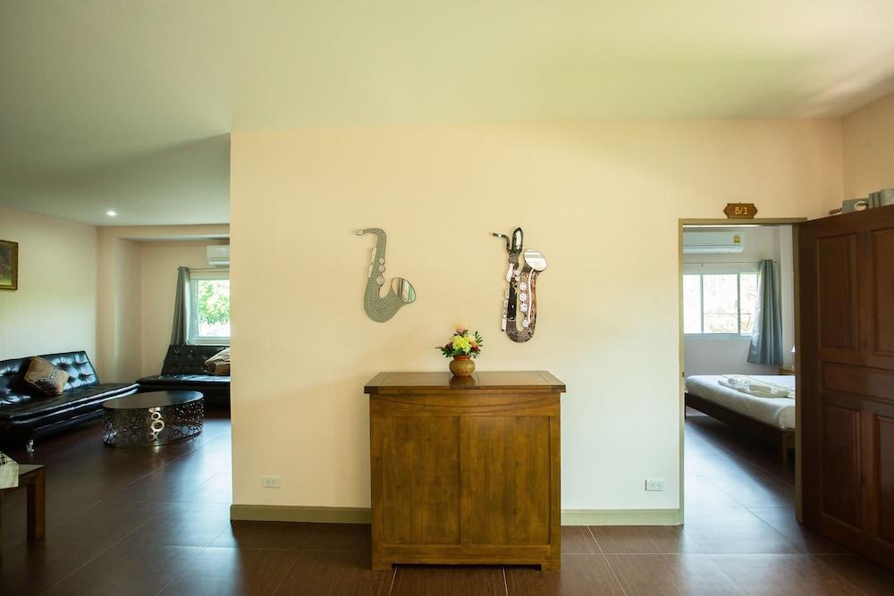 Baan Suan Khun Yaiy Nakhon Nayok