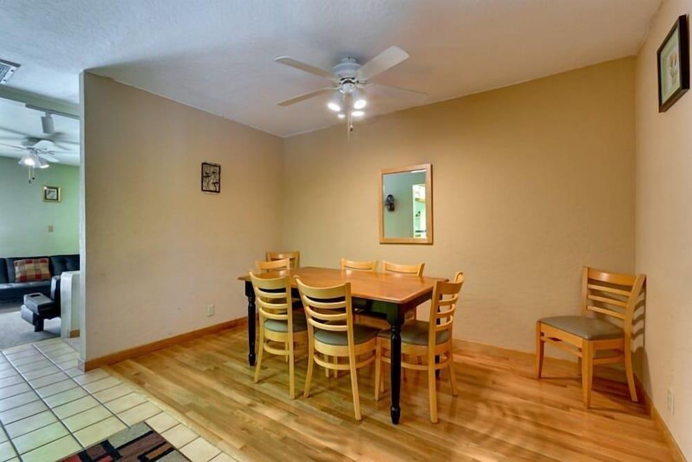 3221 Marlette Circle