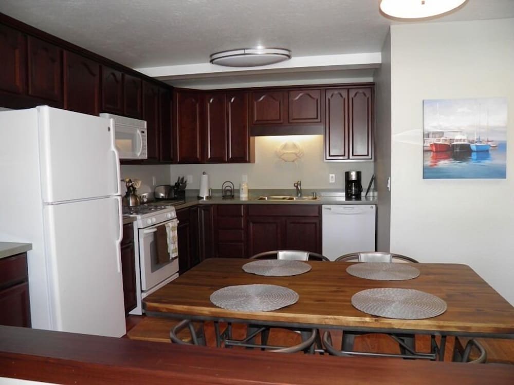 357 Ala Wai Unit 205