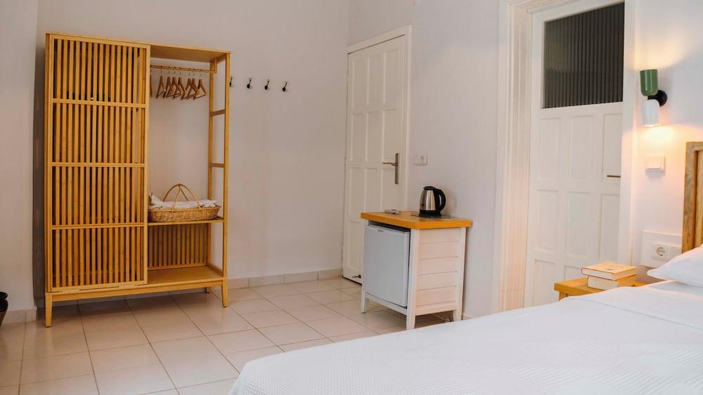 Golden Lighthouse Hotel