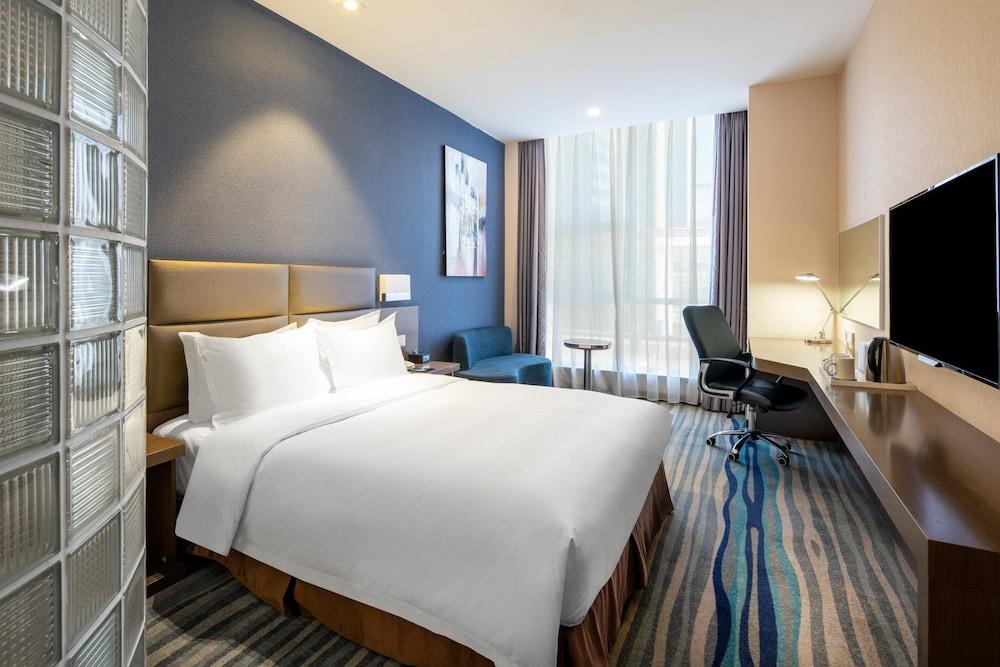 Holiday Inn Express Shenyang North Station by IHG