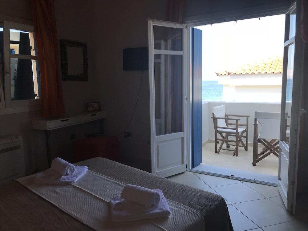 Castri Village - Kythira Quality Resort