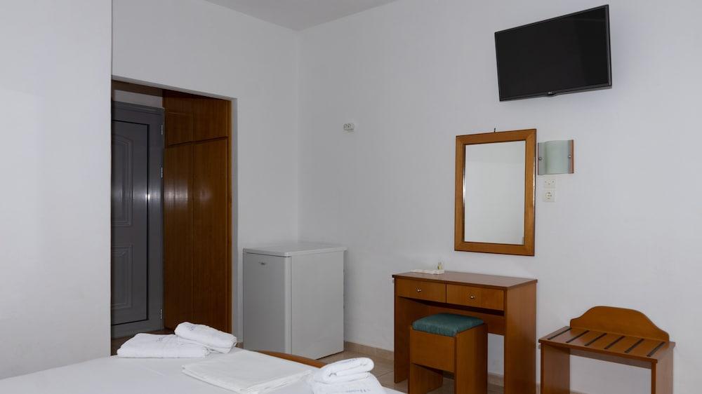 Kardamili Beach Hotel