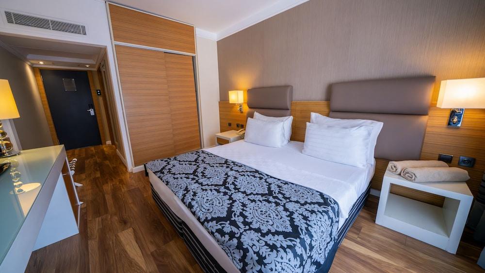 Cettia Beach Resort - Adults Only