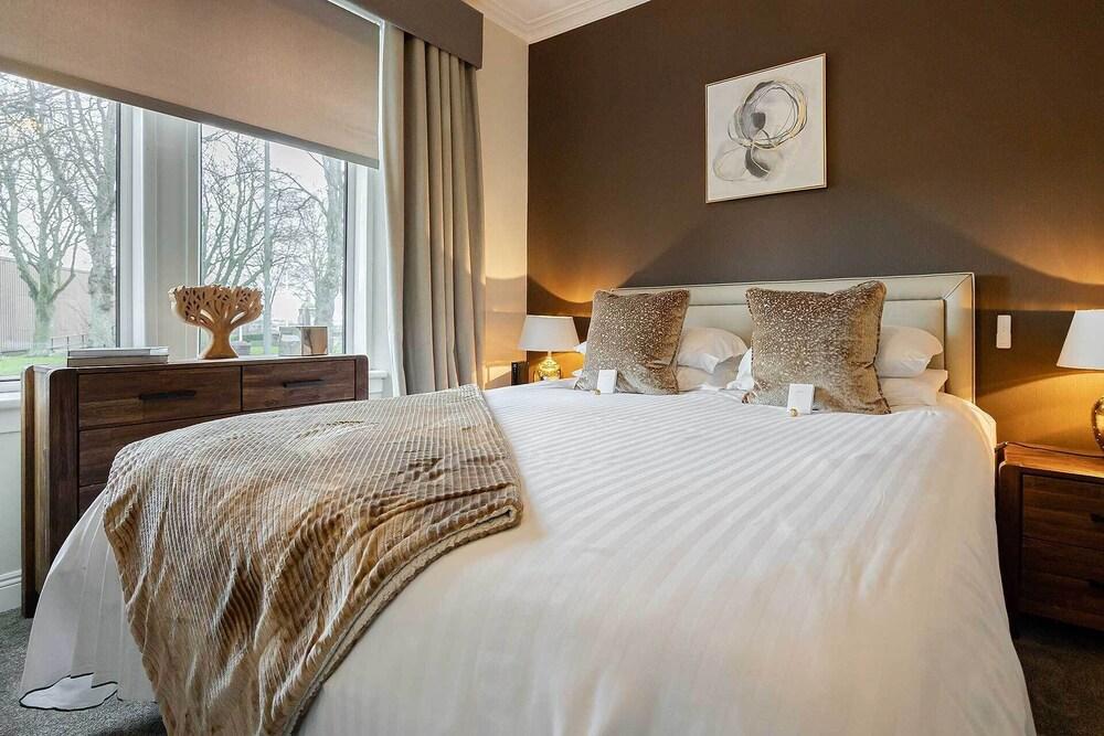 Carmel Apartments Residence