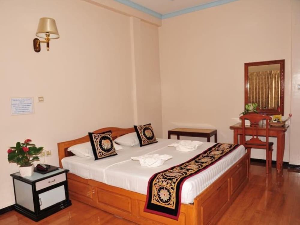 Golden City Crown Hotel