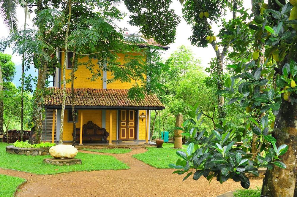 Lake Serenity Boutique Hotel