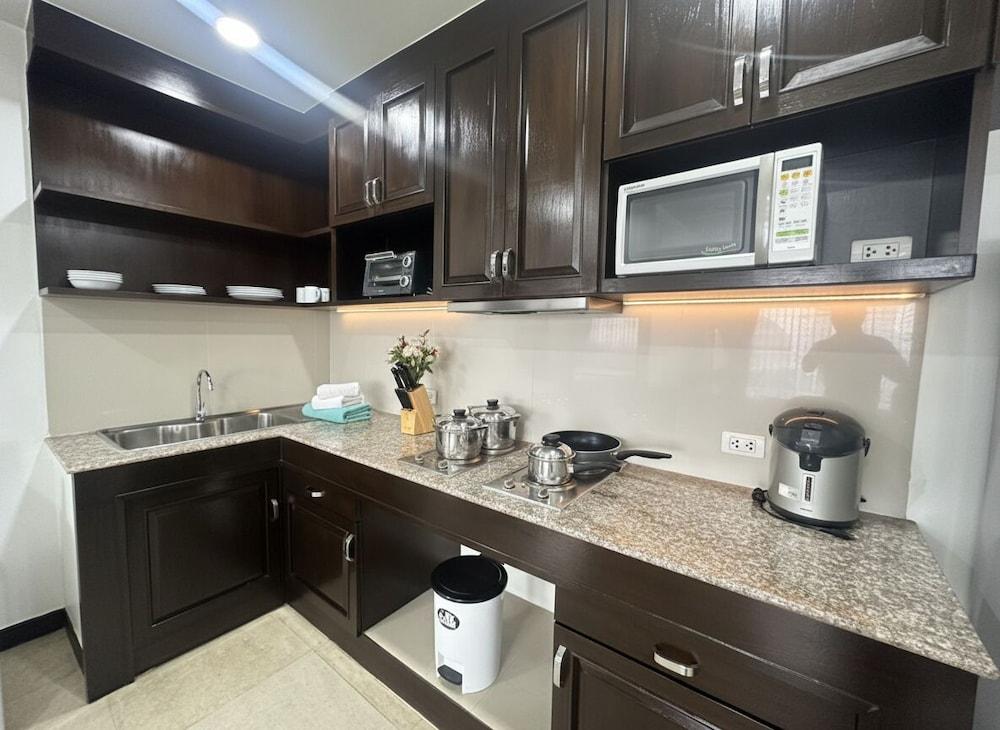 J - Town Serviced Apartments