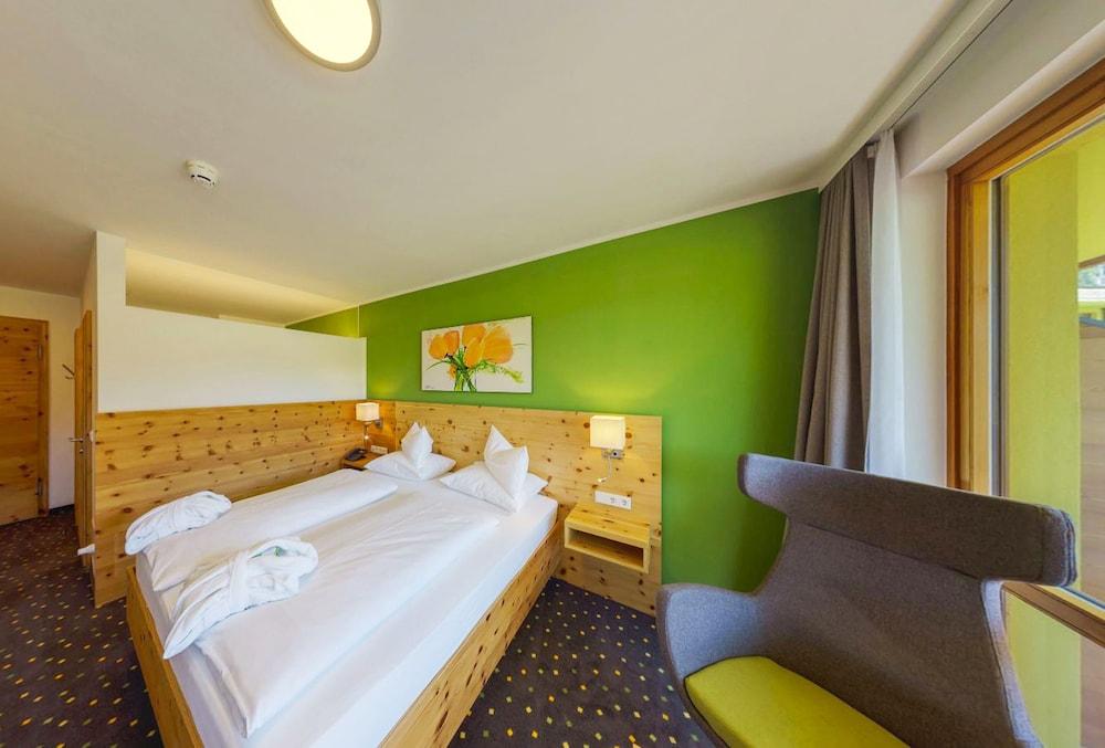 DAS SIEBEN ****s - Adults Only