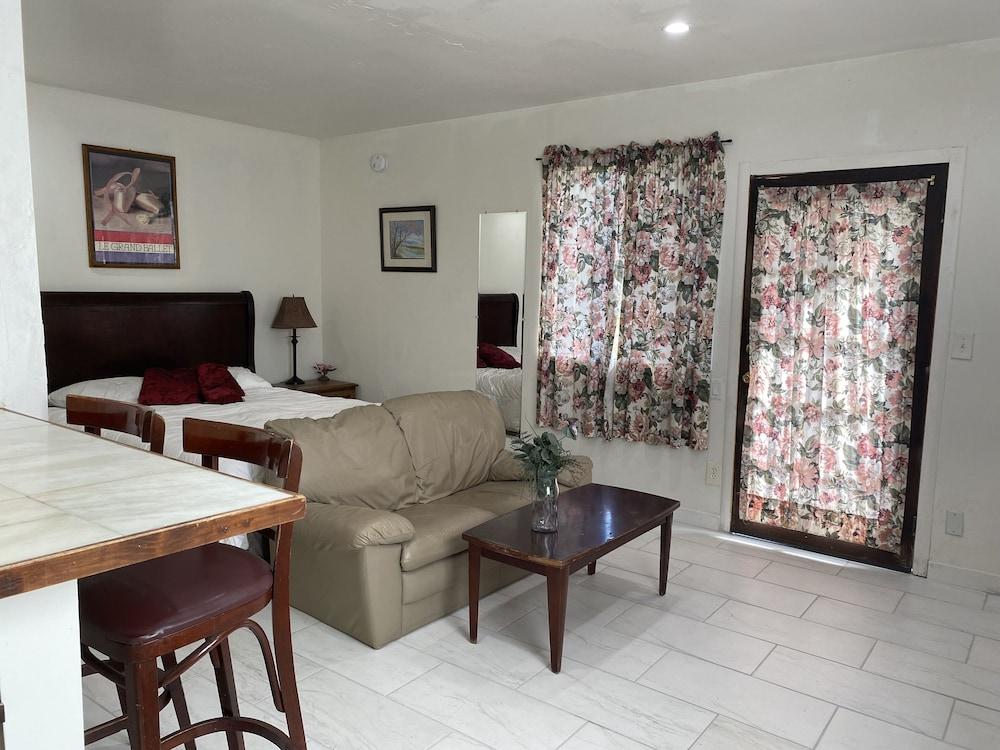 Comfy Private Unit in LA