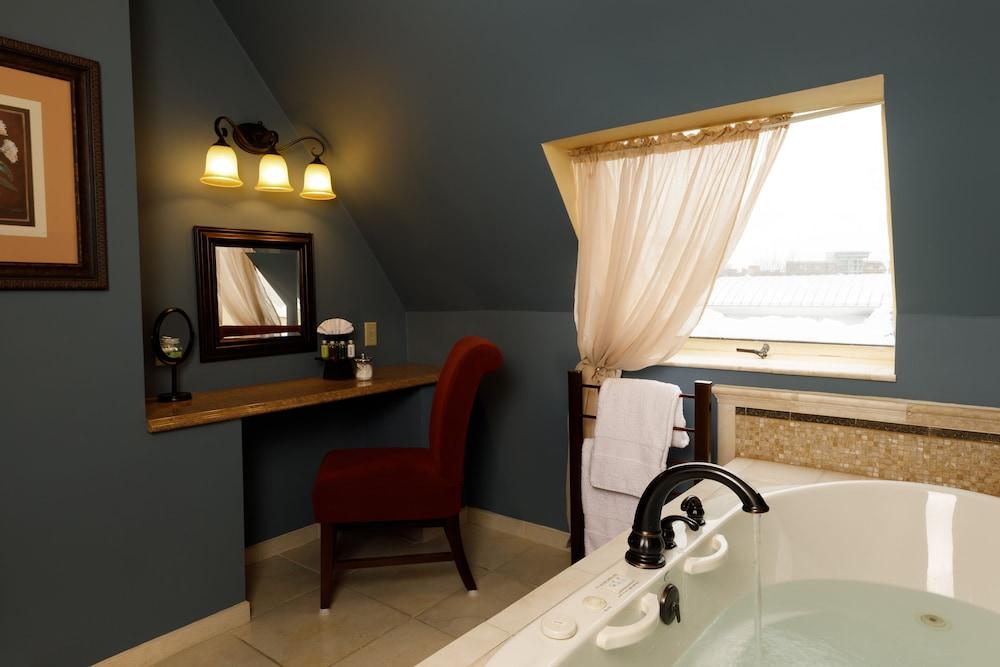 The Kalamazoo House Downtown Hotel & Suites