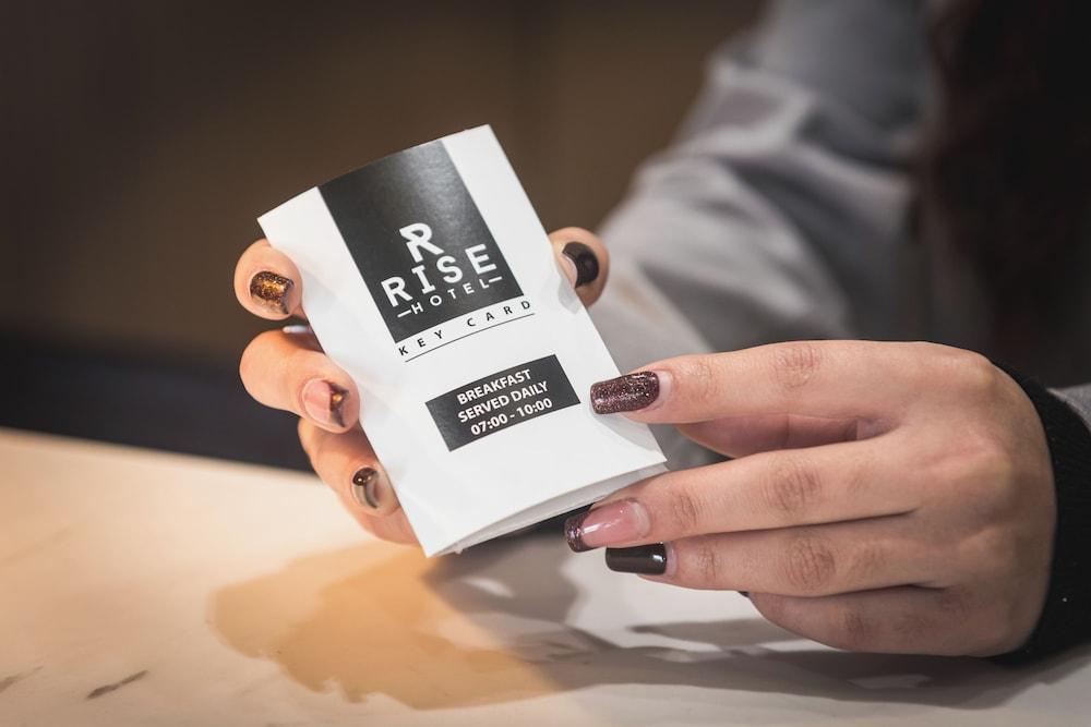 Rise Urban Art Hotel