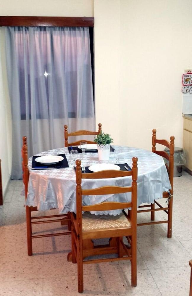 Angela Holiday Apartments