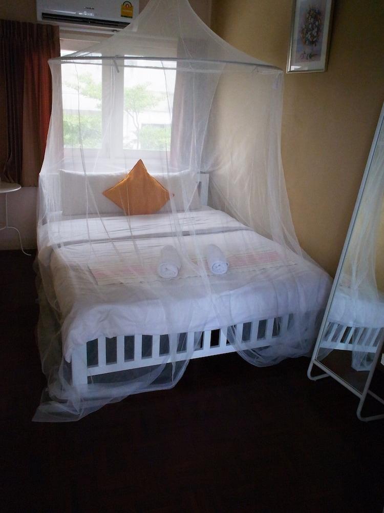 VX The Fifty - Hostel