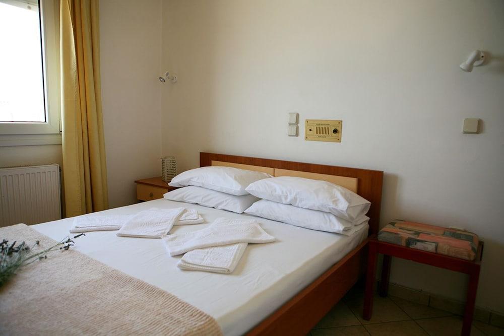 Gera Bay Studios and Apartments