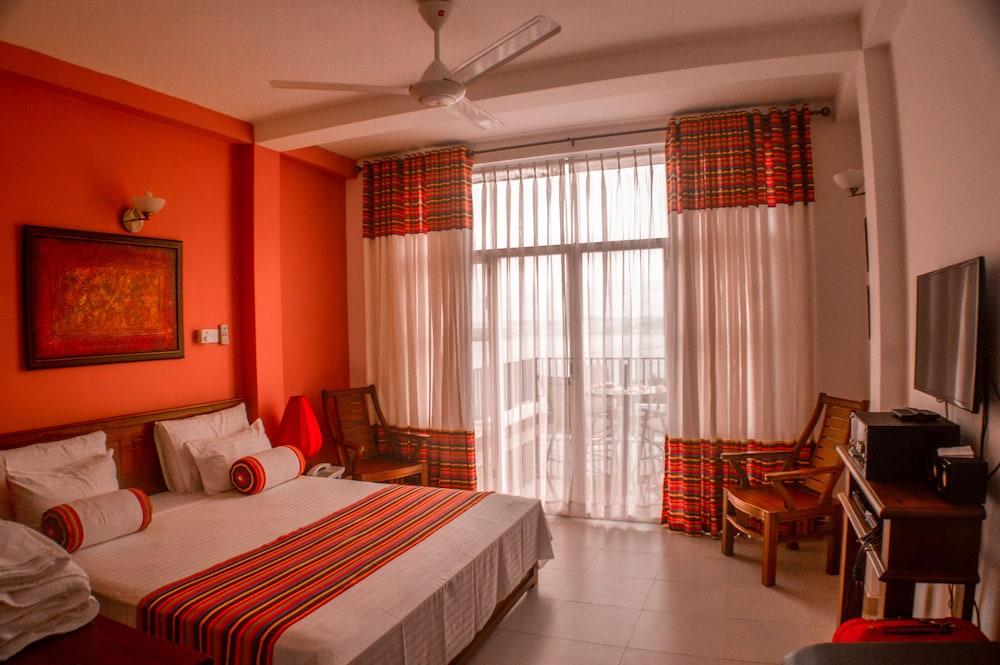 Villa Baywatch Rumassala