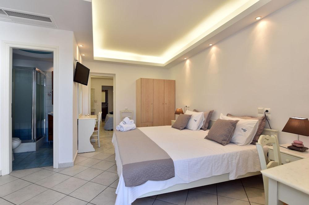 Alexandros Suites & Apartments