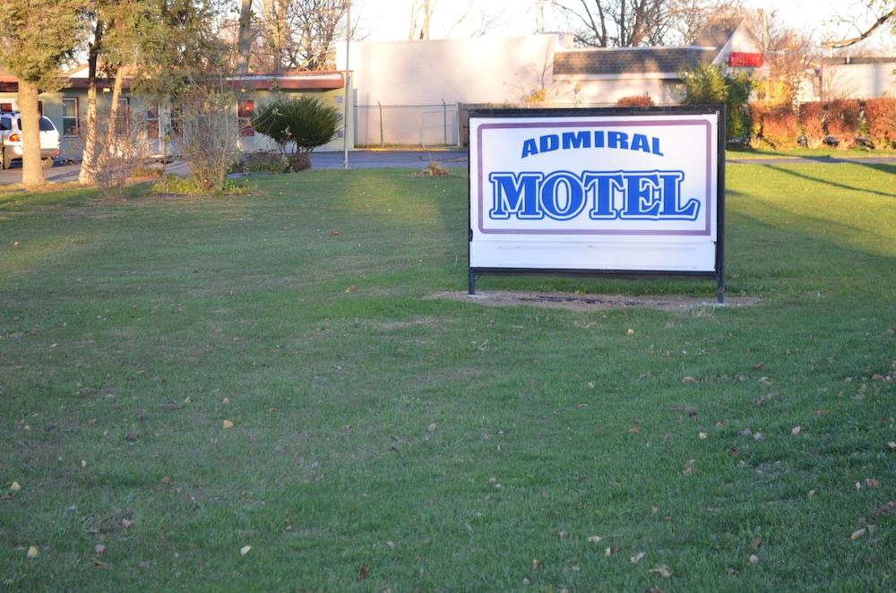 Admiral Motel