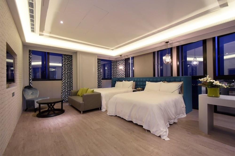 Uher Luxury Resort & Hotel