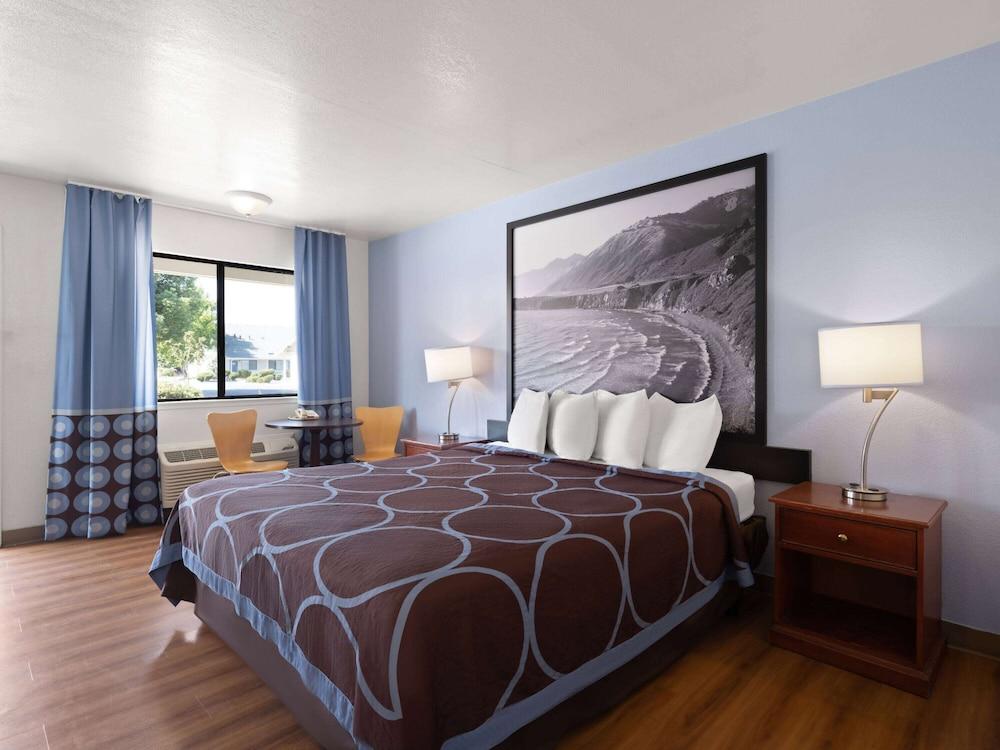 Super 8 by Wyndham Dunnigan