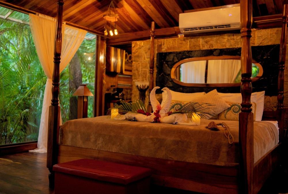 Ocho Artisan Bungalows - Adults only