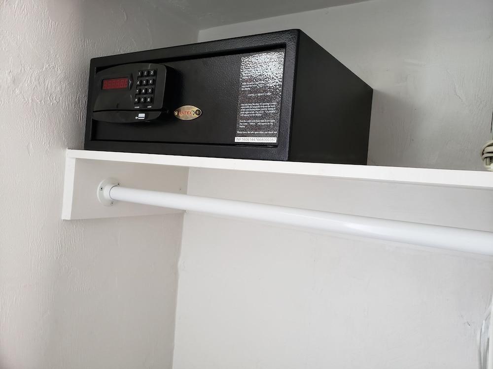 Flamingo Inn Beachfront