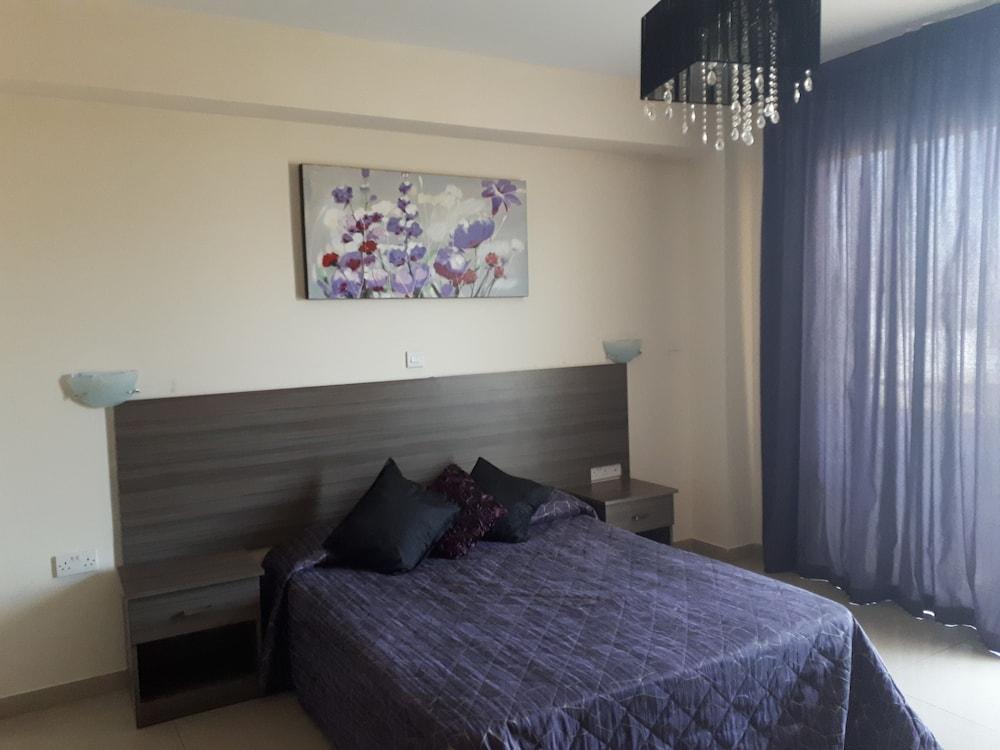 Tasiana Hotel Apartments Complex