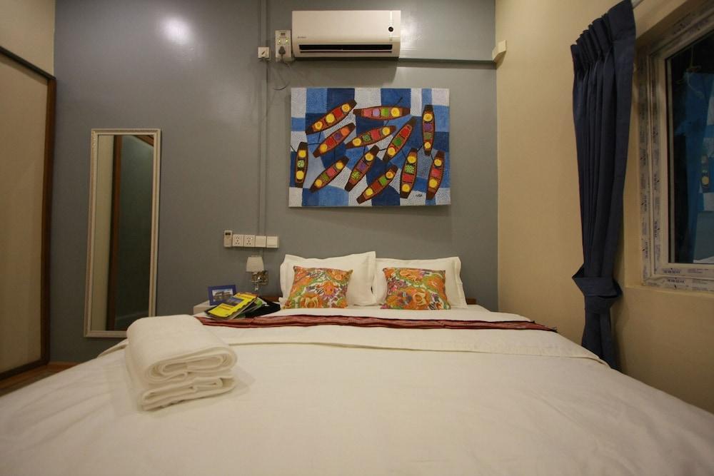 15th Street at Downtown Yangon