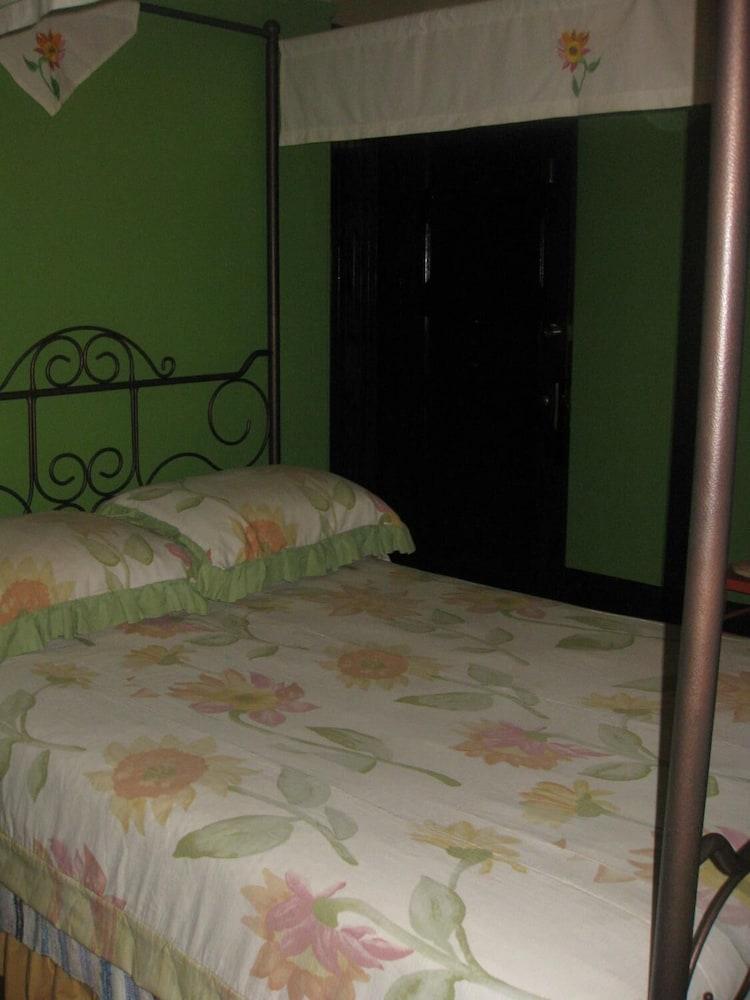 Maison McKenzie House