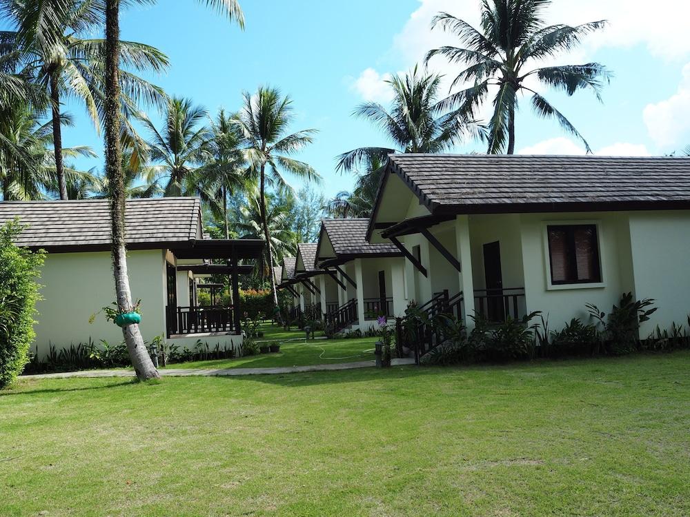 Khao Lak Blue Lagoon Resort