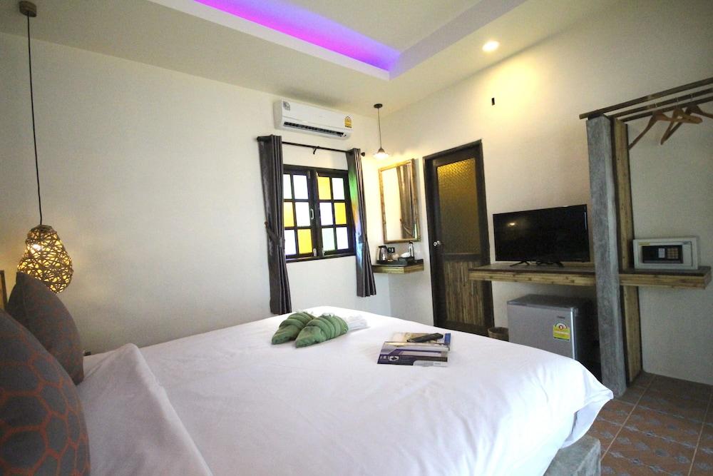 Coco Cape Lanta Resort