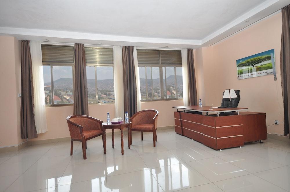2000 HOTEL Downtown Kigali