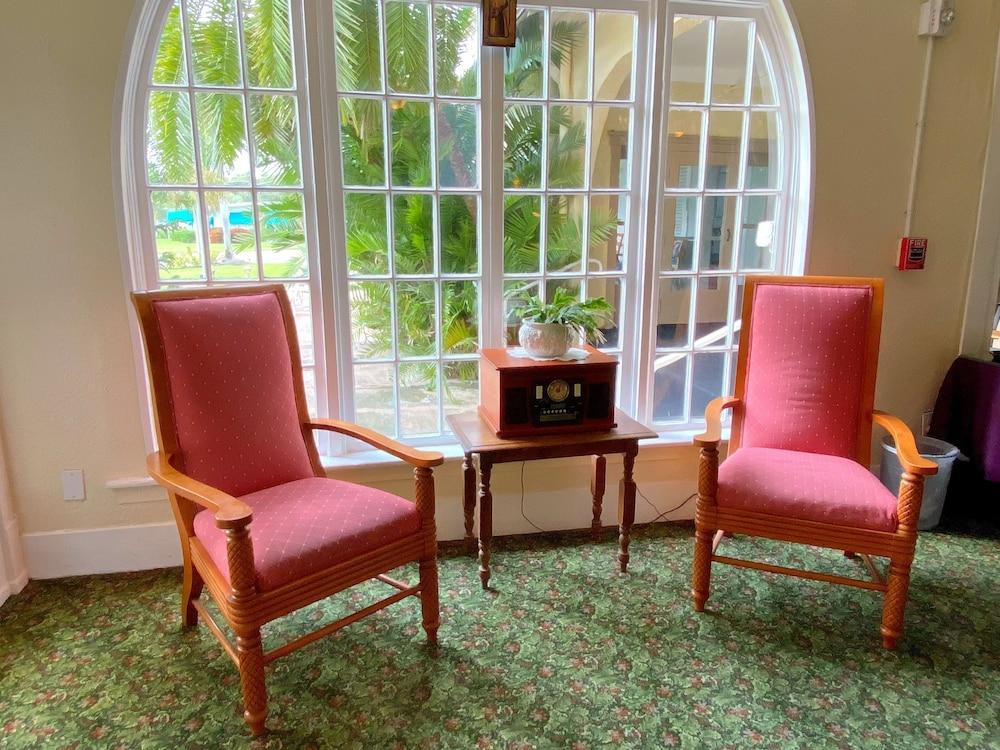 Crystal Bay Historic Hotel