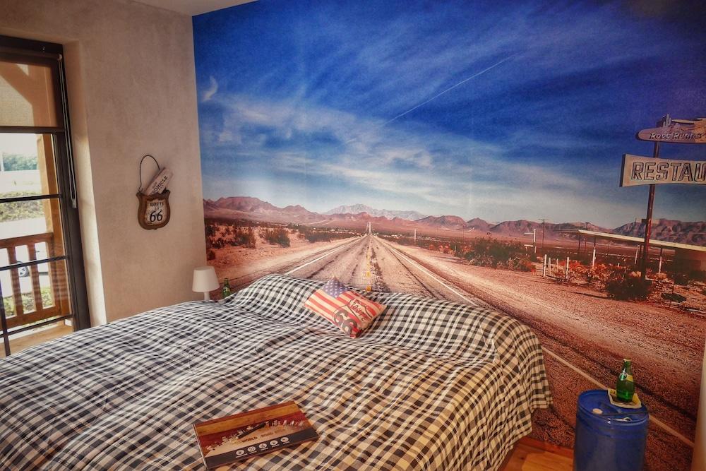 Road Stop Neandertal