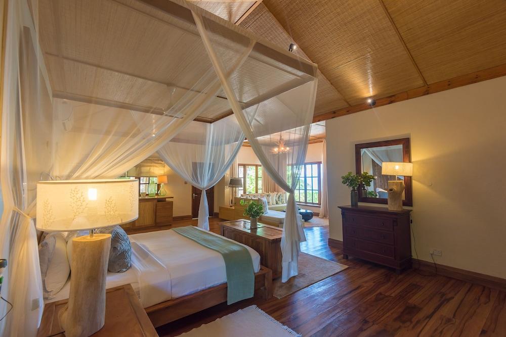 Denis Private Island