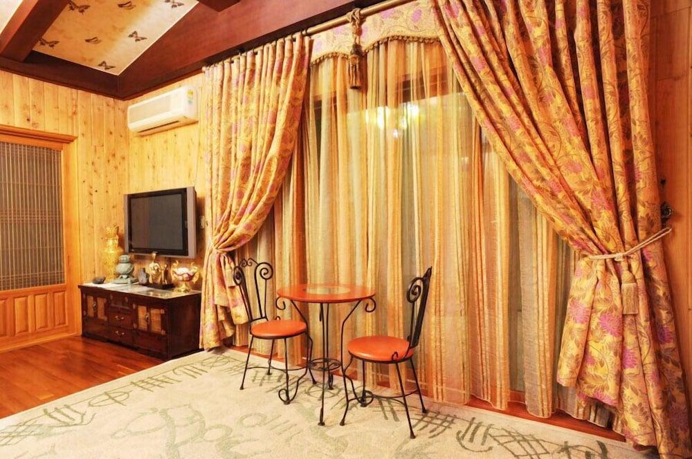 Palace in the Forest Pension