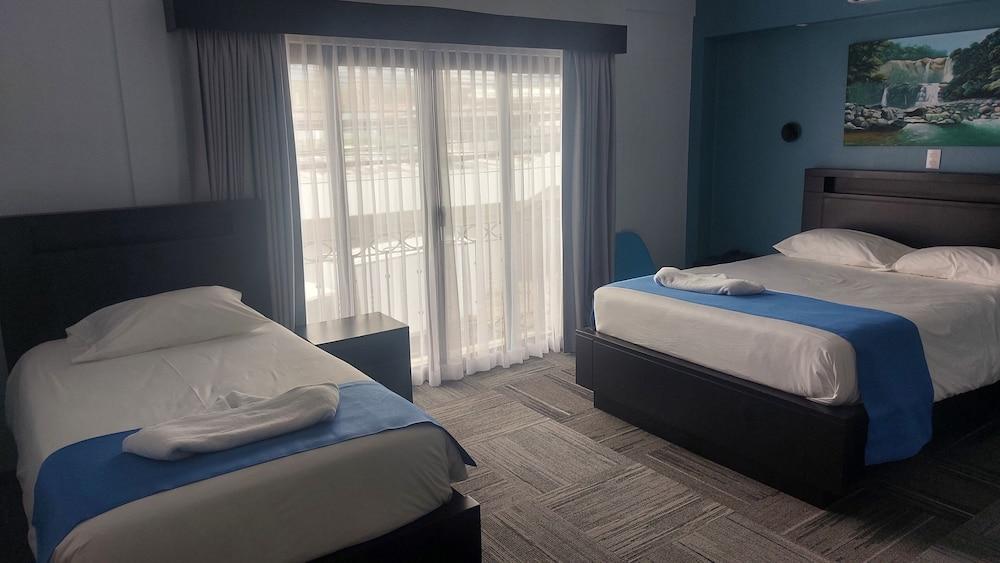 Lucky's Hotel y Casino