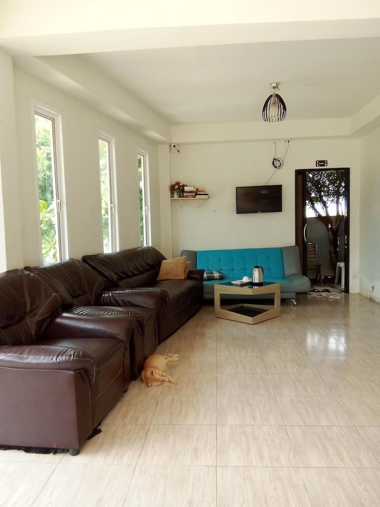 The Sea At Lanta Hotel