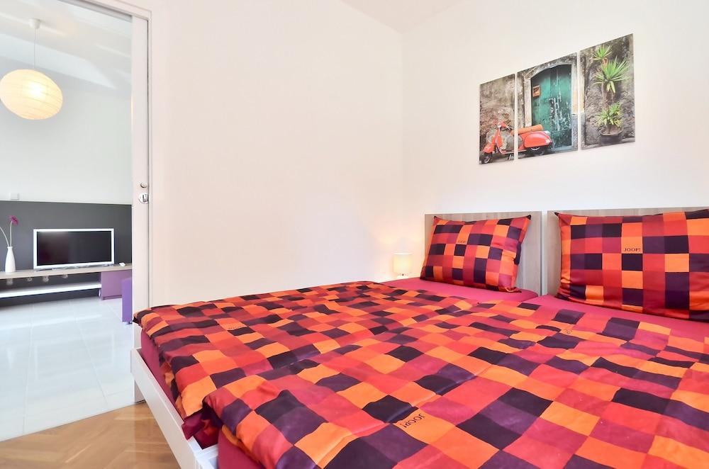 BRETIA apartments & more