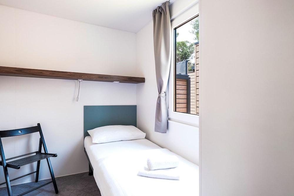 Zaton Holiday Resort Camping homes