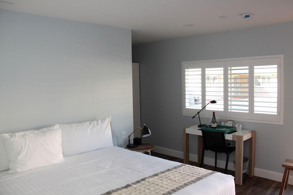 El Royale Gardens Near Universal Studios